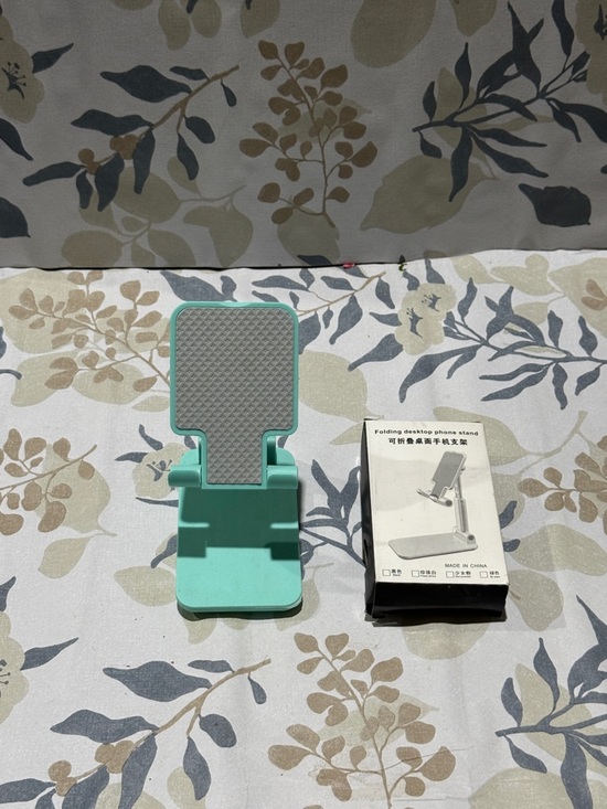 Other - Adjustable Foldable Phone Stand in Mint